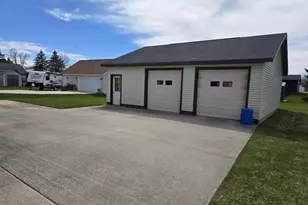 2020 Herman Rd, Manitowoc, WI 54220 - Photo 3