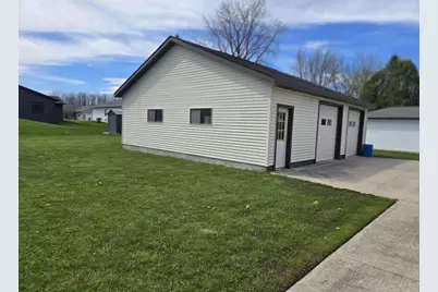 2020 Herman Road, Manitowoc, WI 54220 - Photo 5