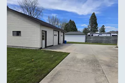 2020 Herman Road, Manitowoc, WI 54220 - Photo 7