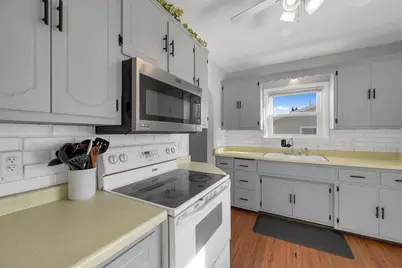 817 Elm Street, De Pere, WI 54115 - Photo 11