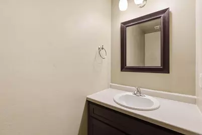 304 N Van Buren Street, Green Bay, WI 54301 - Photo 9