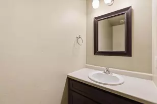 304 N Van Buren St, Green Bay, WI 54301 - Photo 9