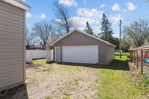 219 2nd St, Manawa, WI 54949 - Photo 3
