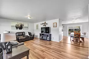 2658 Greenbrier Rd, Green Bay, WI 54311 - Photo 5