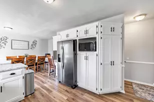 2658 Greenbrier Rd, Green Bay, WI 54311 - Photo 9