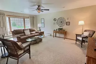 425 Glendale Ave, Oshkosh, WI 54901 - Photo 3