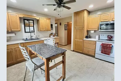 425 Glendale Avenue, Oshkosh, WI 54901 - Photo 5