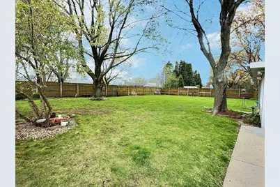 425 Glendale Avenue, Oshkosh, WI 54901 - Photo 17