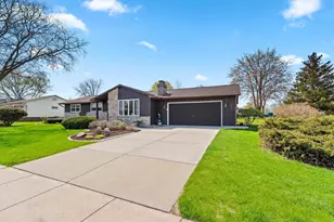 2218 Town Hall Rd, Green Bay, WI 54311 - Photo 3