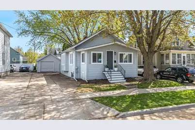 821 6th Avenue, Oshkosh, WI 54902 - Photo 1