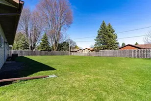 838 Marydale Dr, Green Bay, WI 54313 - Photo 23