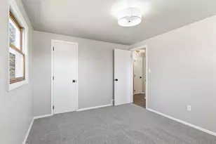 838 Marydale Dr, Green Bay, WI 54313 - Photo 13
