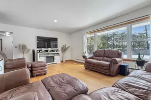 929 Edgewood Cir, Marinette, WI 54143 - Photo 5