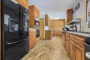 929 Edgewood Cir, Marinette, WI 54143 - Photo 9