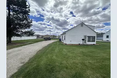 124 Cecil Street, Neenah, WI 54952 - Photo 1