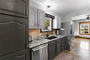 722 E Kimberly Ave, Kimberly, WI 54136 - Photo 15
