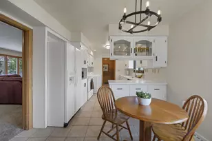 1318 Oregon St, Green Bay, WI 54303 - Photo 9