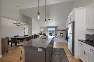 829 Sharon Ln, Pulaski, WI 54162 - Photo 7