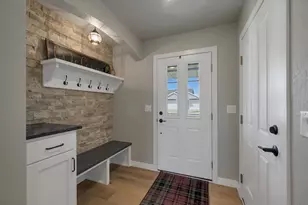 829 Sharon Ln, Pulaski, WI 54162 - Photo 3