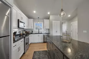 829 Sharon Ln, Pulaski, WI 54162 - Photo 9