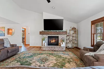 2460 Warm Meadows Drive, Green Bay, WI 54303 - Photo 5