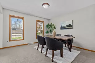 W5894 Sweet Clover Dr, Appleton, WI 54915 - Photo 9