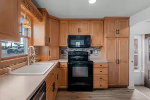 1175 Thomas St, Green Bay, WI 54303 - Photo 3