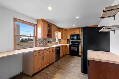 1175 Thomas Street, Green Bay, WI 54303 - Photo 7