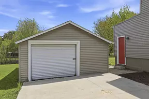 400 Dakota St, Oshkosh, WI 54902 - Photo 27