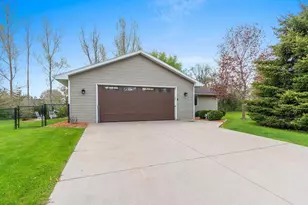 5023 Country Breeze Ln, Larsen, WI 54947 - Photo 5