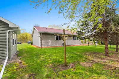 5023 Country Breeze Lane, Larsen, WI 54947 - Photo 9