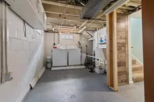 672 W 8th Ave, Oshkosh, WI 54902 - Photo 23