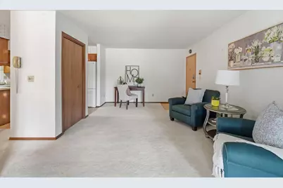 940 Babcock Street #98, Neenah, WI 54956 - Photo 5