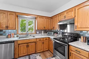 1715 Delaware St, Oshkosh, WI 54902 - Photo 11