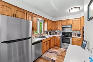 1715 Delaware St, Oshkosh, WI 54902 - Photo 9