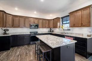 901 Clover Ct, Menasha, WI 54952 - Photo 11