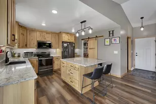 1724 Bridge Port Cir, De Pere, WI 54115 - Photo 11