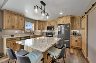 1724 Bridge Port Cir, De Pere, WI 54115 - Photo 17