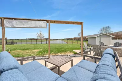 1724 Bridge Port Circle, De Pere, WI 54115 - Photo 43