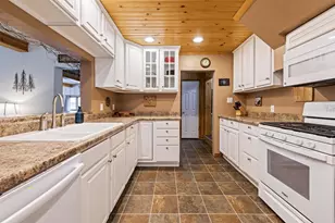 2591 Redpath Dr, Marinette, WI 54143 - Photo 9