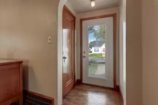 1916 N Clark St, Appleton, WI 54911 - Photo 9