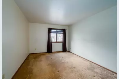 2240 Meadowbrook Court #D, Oshkosh, WI 54904 - Photo 9