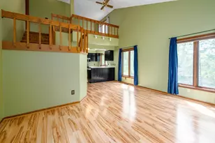 2240 Meadowbrook Ct, Oshkosh, WI 54904 - Photo 5