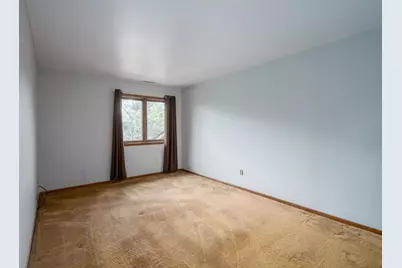 2240 Meadowbrook Court #D, Oshkosh, WI 54904 - Photo 13