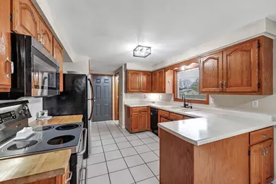3025 Lawndale Drive, Green Bay, WI 54311 - Photo 9