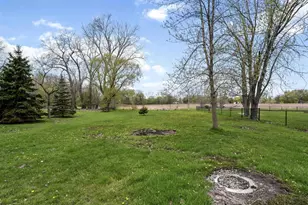 607 Hunters Point Rd, Neenah, WI 54956 - Photo 5