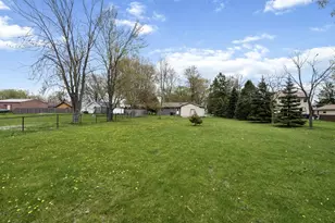 607 Hunters Point Rd, Neenah, WI 54956 - Photo 23