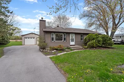 607 Hunters Point Road, Neenah, WI 54956 - Photo 1