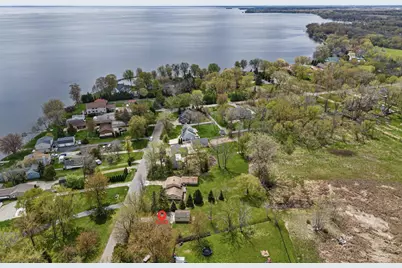607 Hunters Point Road, Neenah, WI 54956 - Photo 3