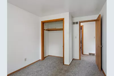 607 Hunters Point Road, Neenah, WI 54956 - Photo 17